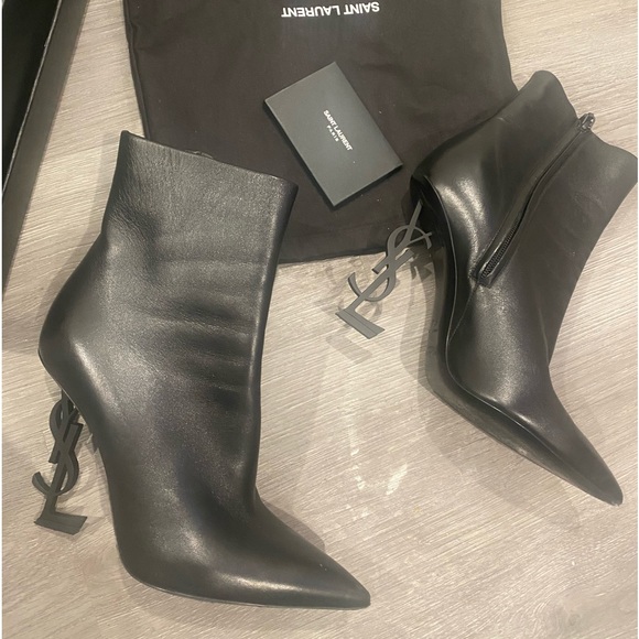 Saint Laurent Opyum Logo Plaque Pointed Toe
Boots - Picture 1 of 5